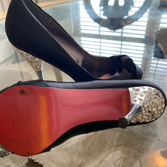 Paris Hilton Black Satin pumps - Picture 14 of 14